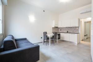 Bilocale piano terra con doppio bagno