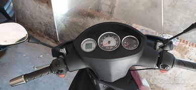 Scooter Peugeot 250