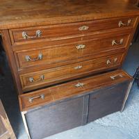 cassettiera vintage da restaurare