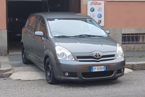 TOYOTA Corolla Verso 2.0 16V D-4D Sol