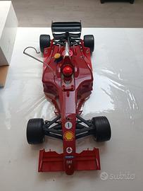 AUTO RC MOTORE A SCOPPIO FERRARI F2004  1:8 KYOSHO
