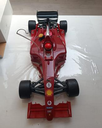 AUTO RC MOTORE A SCOPPIO FERRARI F2004  1:8 KYOSHO
