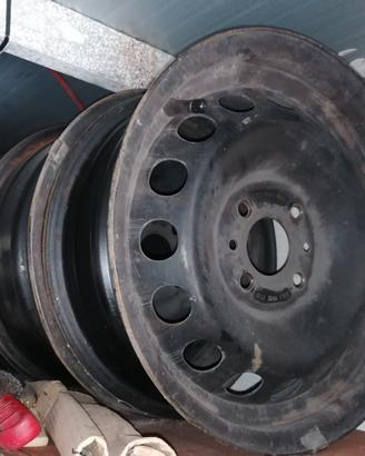 LEGGI SOTTO. 4 CERCHI IN FERRO X TUTTE LE  FIAT