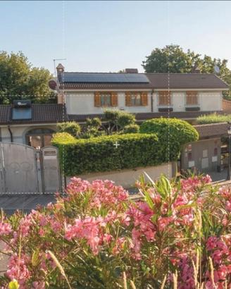 Villa bifamiliare (porzione), Villaggio Montebello