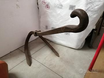 Ancora/ Antico aratro