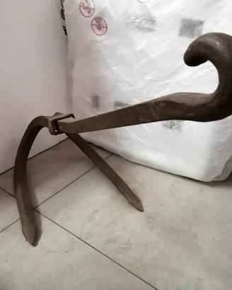 Ancora/ Antico aratro