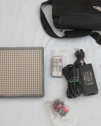 FARO LED FLOOD-LIGHT B-COL .APUTURE AMARAN HR672C