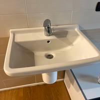 Lavabo pensili + asta doccia con soffione