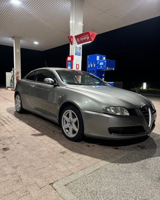 Alfa romeo Gt q2