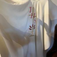Casula sacerdote bianca