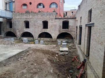 Immobile in asta di 1336 m² con più di 5 locali a 