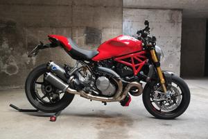 Ducati Monster 1200S 