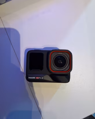 Insta 360 Ace Pro 2 8k dual battery