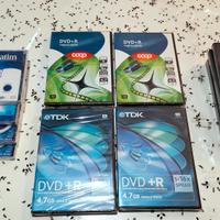 5 x DVD-R + 3 x CD-R + 4 custodie DVD