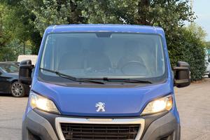 Peugeot Boxer 330 2.2 BlueHDi 120 S&S PC-TN Furgon