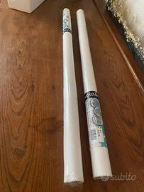 Rotoli di carta autoadesiva