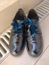 Scarpe stile francesine in vernice 