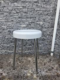 Sgabello bianco