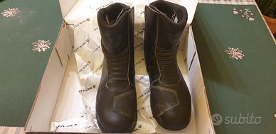 stivali da motociclista 
