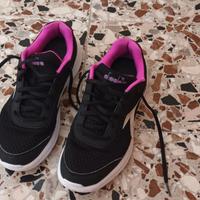 Scarpe da donna n.39 della Diadora