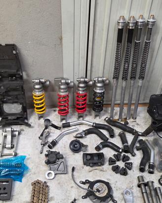 ricambi Yamaha r6 06/16 e qualcosina per r6 17/26