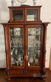 Antica vetrinetta cristalliera mobile sala