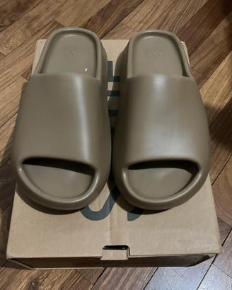 Yeezy Slide