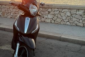 Piaggio Beverly 300 Police