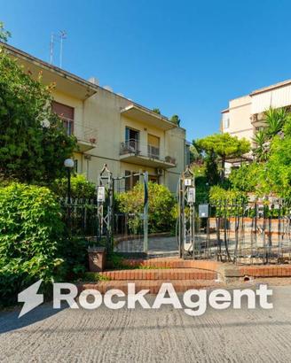Appartamento di 125 m² con 5 locali e box auto a A
