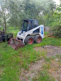 mini pala Bobcat 751