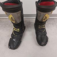 stivali moto forma