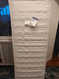 Materasso singolo praticamente nuovo 