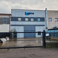 Capannone con uffici soppalcati