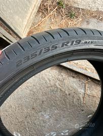 Pirelli Pzero 235/35/19