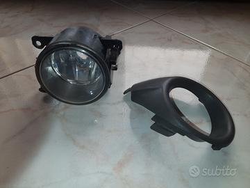 Fendinebbia+Cornice sinistro per FORD FIESTA 2009