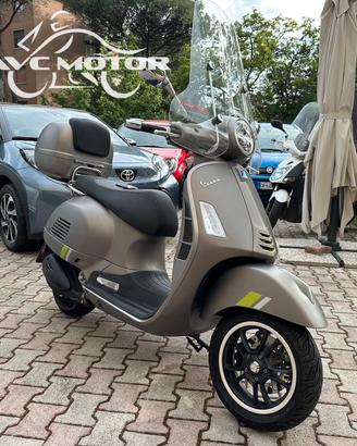 Vespa GTS 300 SUPER TECH 01/24 KM.8797 ACCESSORIAT