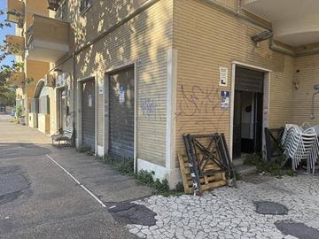Attività / Licenza di 35 m² con 2 locali a Roma
