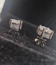 orecchini in argento e moissanite 2 ct