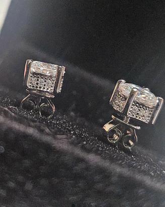 orecchini in argento e moissanite 2 ct