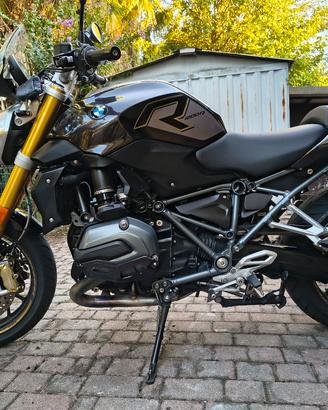 BMW R1200R
