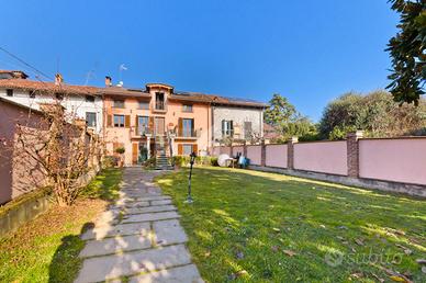 5 LOCALI A PECETTO TORINESE