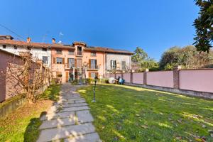 5 LOCALI A PECETTO TORINESE