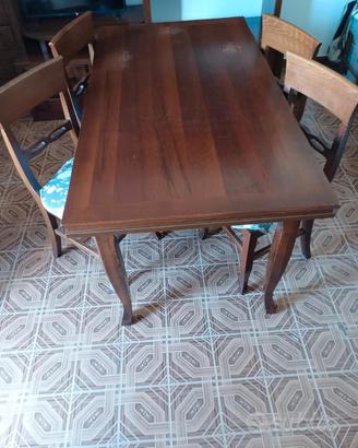 tavolo in noce 