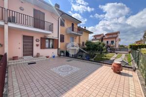 VILLA A SCHIERA A ZEVIO