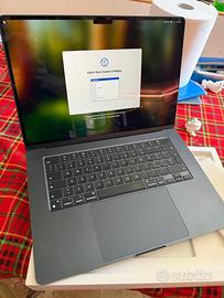 Apple macbook air M3 15” 16 gb ram 1 tb