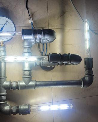 Lampada industriale.  steampunk.