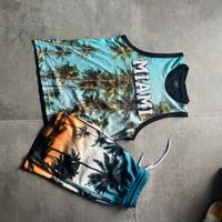 Completo canottiera e pantaloncini da ragazzo