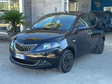 Lancia Ypsilon 1.0 FireFly 5 porte S&S Hybrid Gold