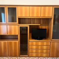 Mobile Sala con tavolo e sedie