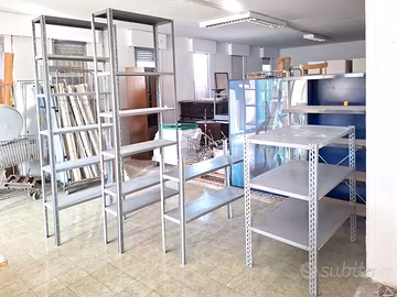 varie scaffalature usate